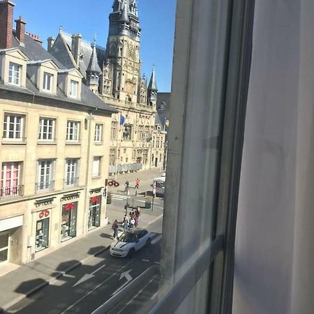 appartement de charme en plein coeur du centre ville de Compiègne Esterno foto