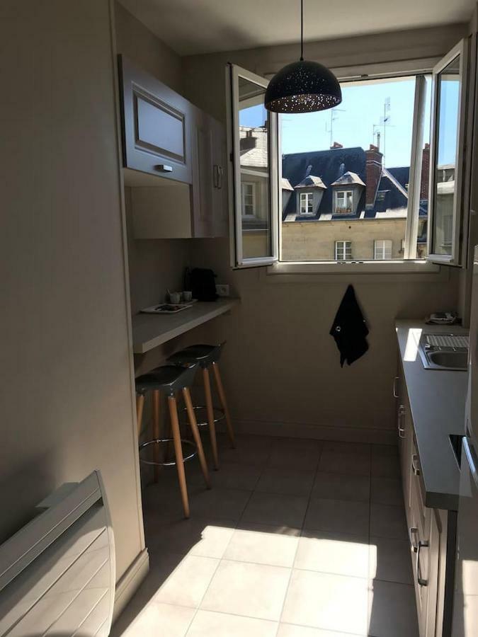 appartement de charme en plein coeur du centre ville de Compiègne Esterno foto
