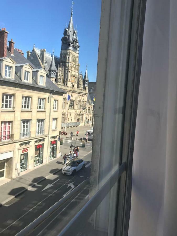 appartement de charme en plein coeur du centre ville de Compiègne Esterno foto